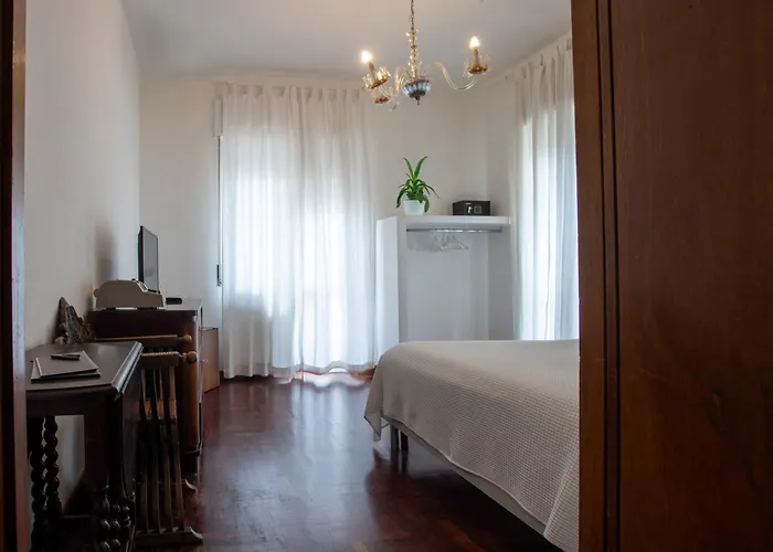2 Passi Da Oda ve Kahvaltı Roma