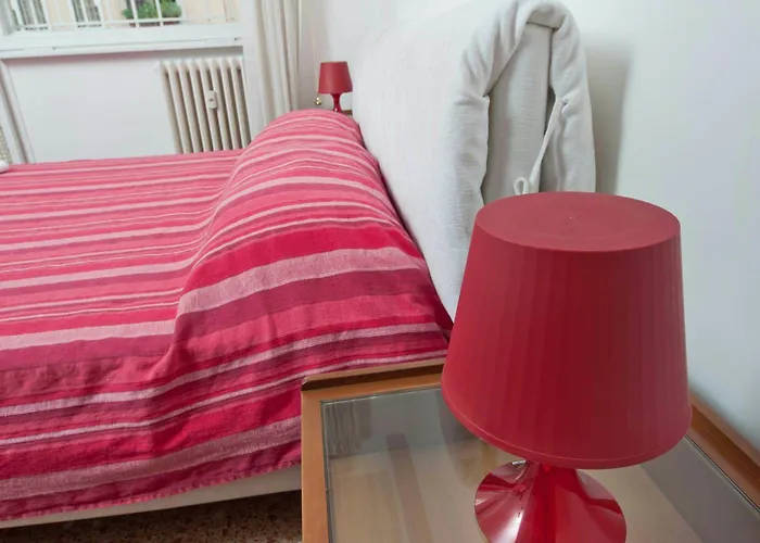 2 Passi Da Oda ve Kahvaltı Roma